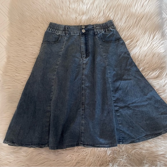 NWT | Denim midi skirt - Picture 5 of 16